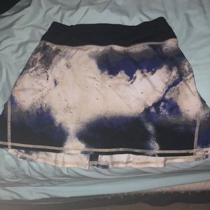 lulu lemon skirt, no stains or wears.